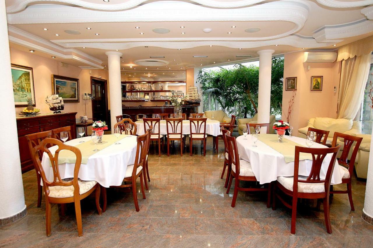 Royal Holiday Apartments Sveti Stefan Ngoại thất bức ảnh